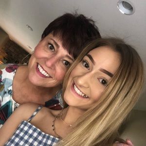 Meet your Posher, Regina